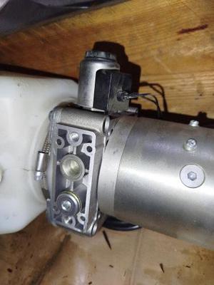 Mini centrale hydraulique pour camion